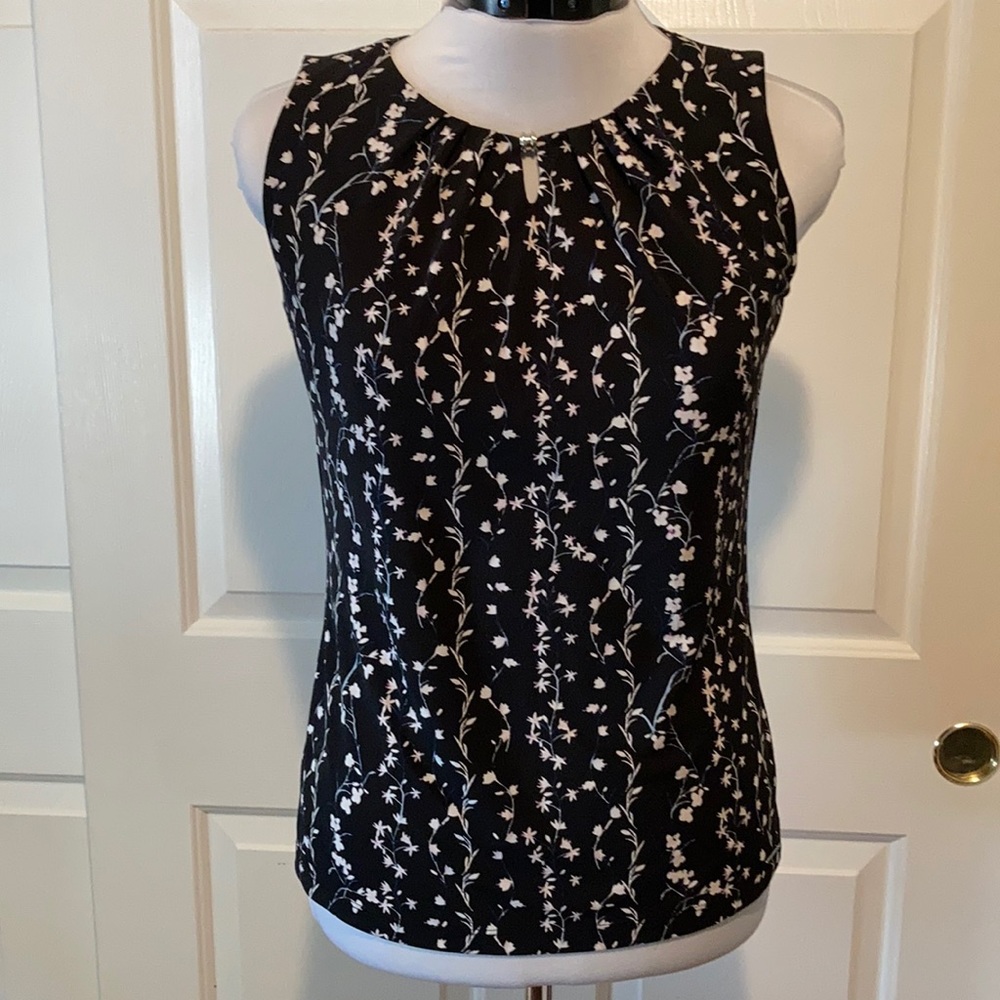 Sleeveless top.